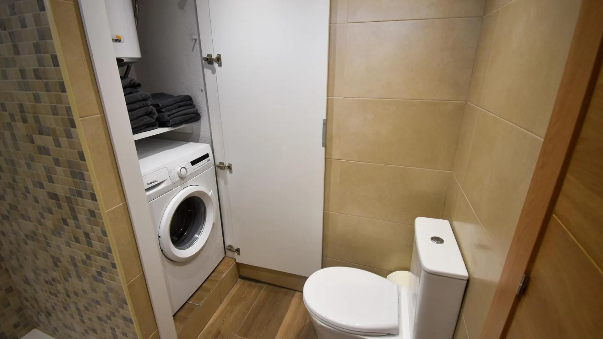 בנאלמדנה Urb Pueblo Del Parque, Luxury 2 Bedroom Apartment. Fantastic Central Location. דירה