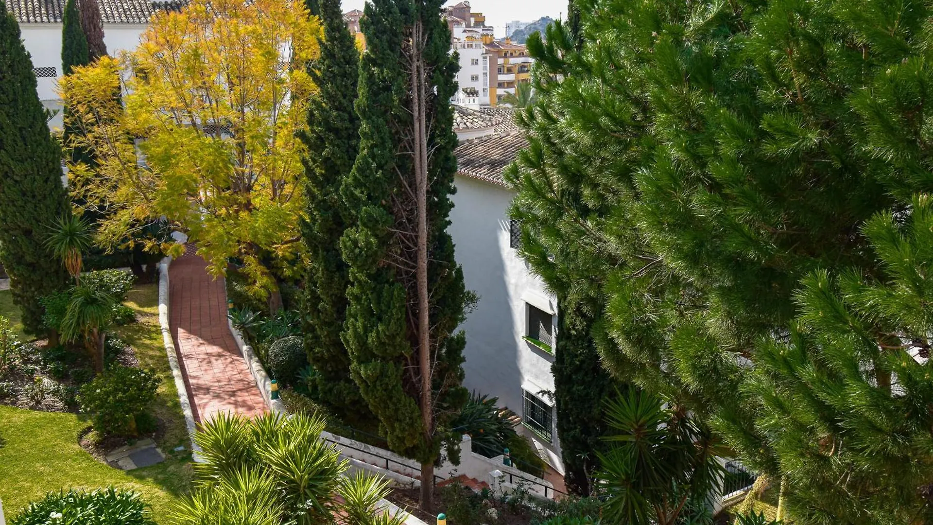דירה בנאלמדנה Urb Pueblo Del Parque, Luxury 2 Bedroom Apartment. Fantastic Central Location.